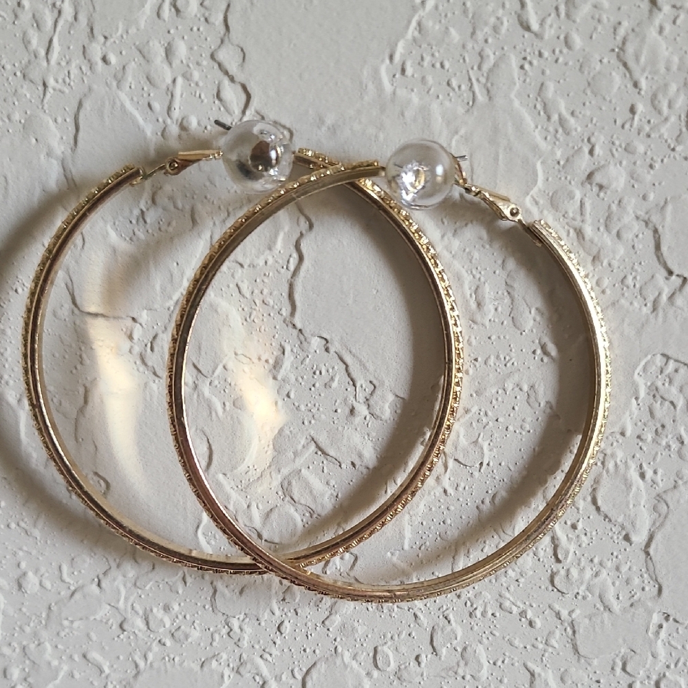 Elegant Gold Hoop Earrings